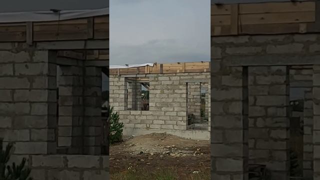 Кровельные работы. Залили армопояс.