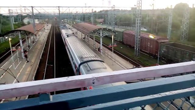 Эп2к с поездом Челябинск Санкт-Петербург на ст.Фрязево