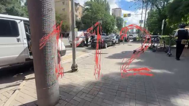 Силовики оцепили улицы вокруг изолятора в Ростове-на-Дону, где террористы захватили заложников.