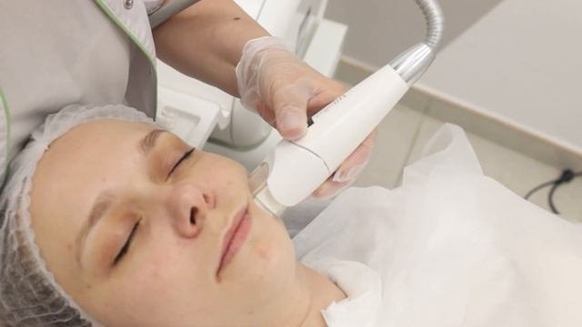 Как подтянуть овал лица и избавиться от отеков после 30 лет?