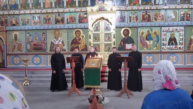 Хор манастира Св. Александра Свирског