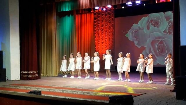 Счастливый день #праздник #2023 #мама #счастье #любовь #дети #сцена #песня