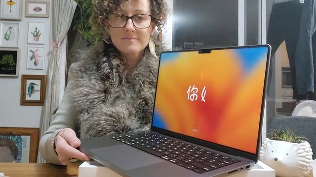 14 inch MacBook Pro with Apple M2 Pro Chip 16GB unified memory 512GB SSD UNBOXING