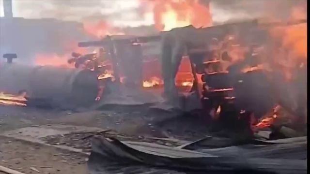 Сильнейший пожар произошёл в деревне Карабула Богучанского района Красноярского края.