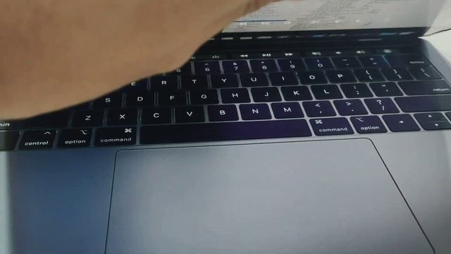 MACBOOK PRO 2019 RETINA TOUCHBAR 16GB RAM 12JUTAAN AJA