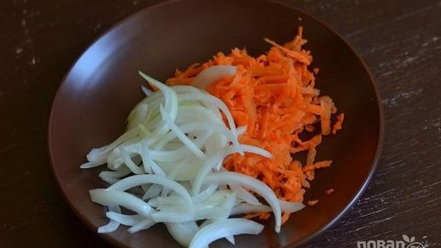 Печень с солеными огурцами