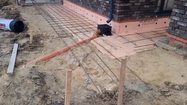 укладка брусчатки на бетон / полный процесс подготовки перед укладкой брусчатки. обзор обьекта