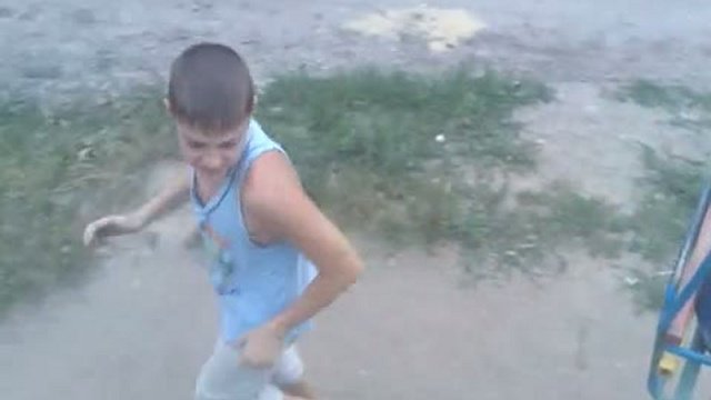 Она его догонит !!!