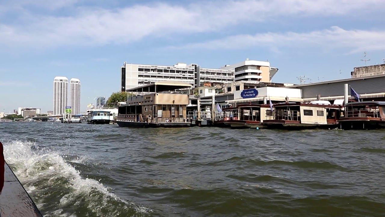 Плывем в поисках храма Wat Arun Ratchawararam (02.01.2019)