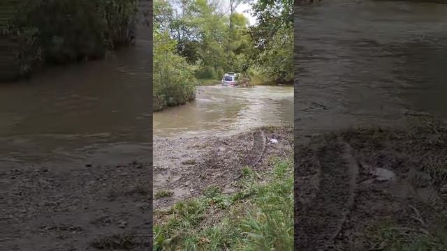 Большая вода, не смогли проехать