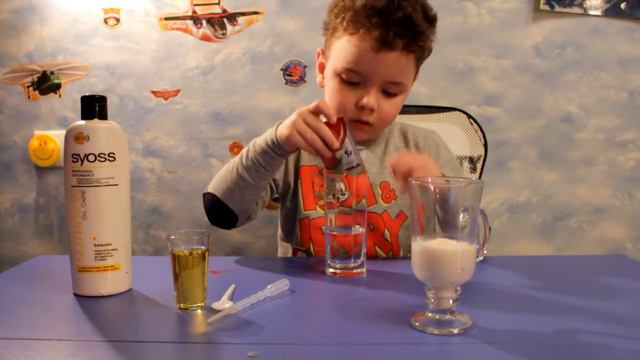 ЭКСПЕРИМЕНТЫ и распаковка ПРОВОДИМ ОПЫТЫ Разноцветные слои. We make an experiment