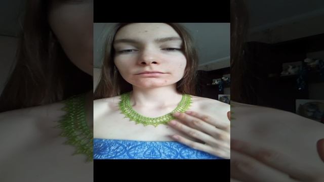 Зелёное колье из бисера