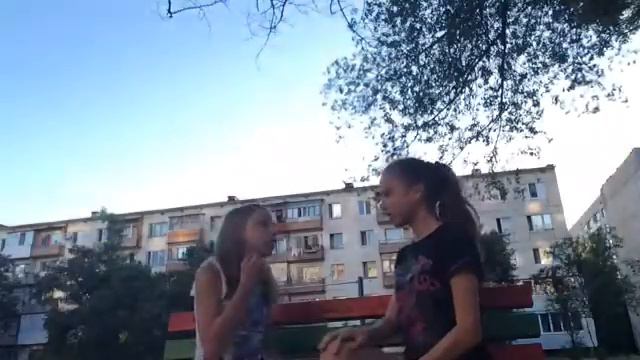 Что будет если у тебя есть младшая сестра?