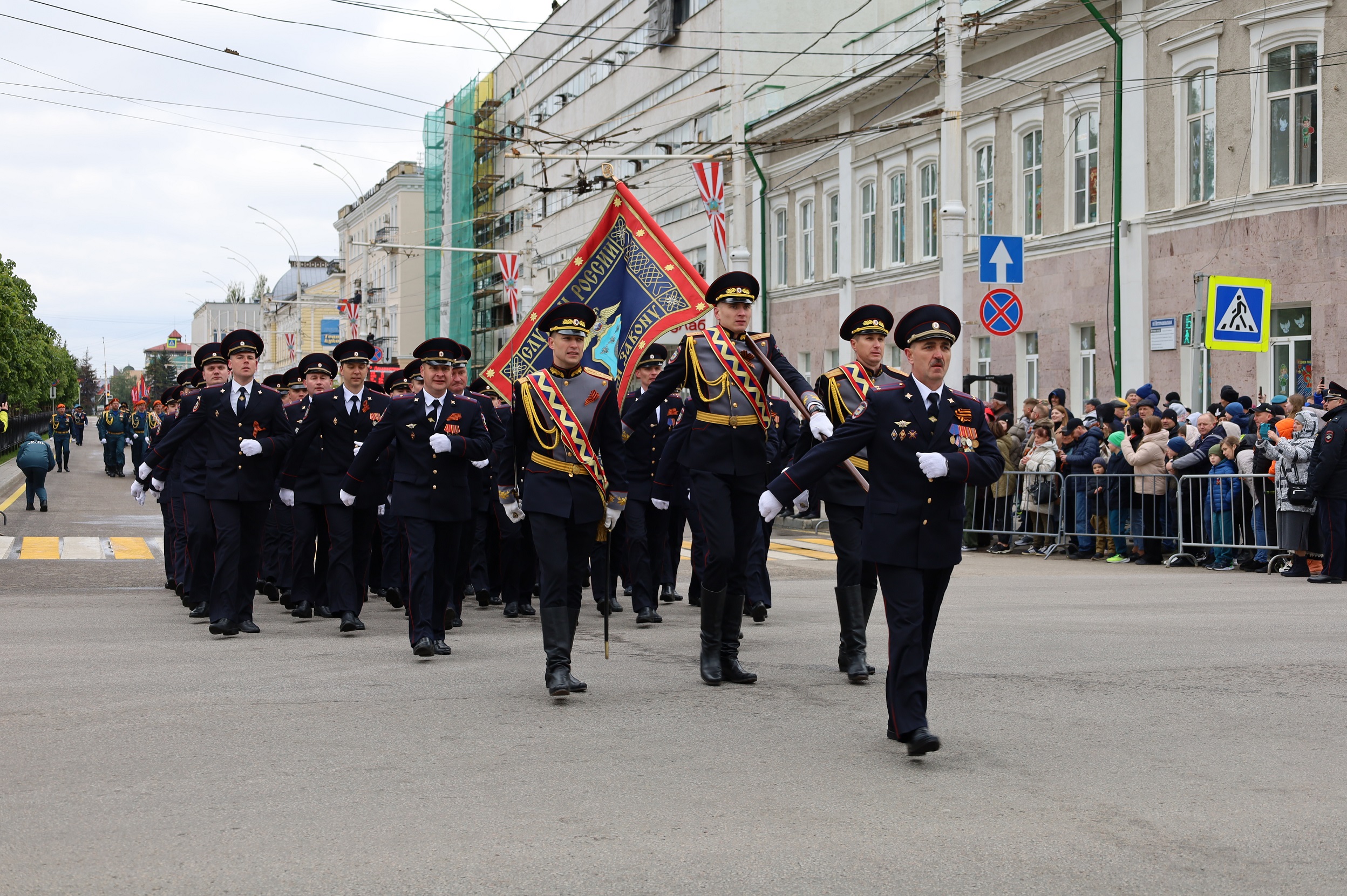 Тамбовские полицейские приняли участие в параде Победы