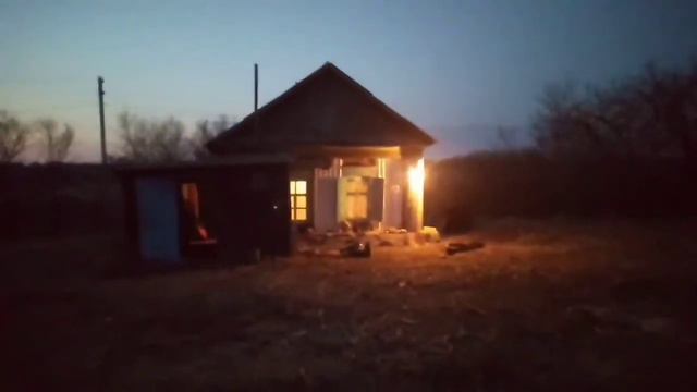 Вечерние посиделки после тяжелой работы  Жарим шашлыки