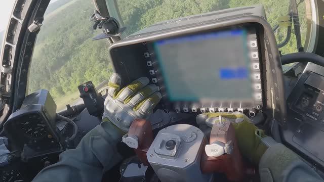 Экипаж вертолета Ми-35М ВКС успешно поразил подразделения ВСУ в зоне проведения СВО