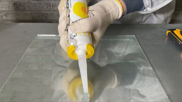 Универсальный бесцветный силиконовый герметик KRONbuild