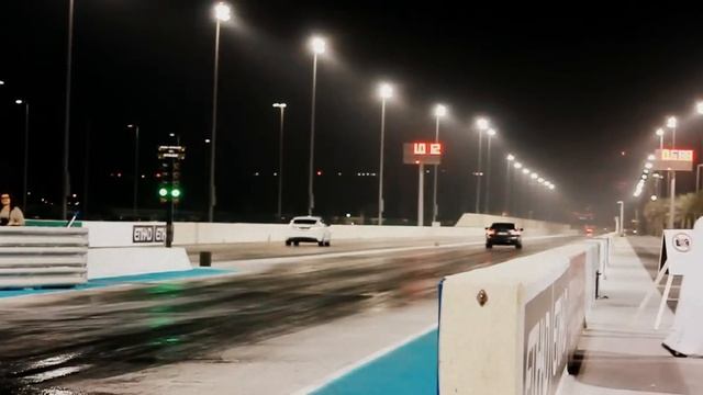 Infiniti M56 Drag Racing In Yas Island - دراق ريس انفنتي ام 56 في حلبه ياس