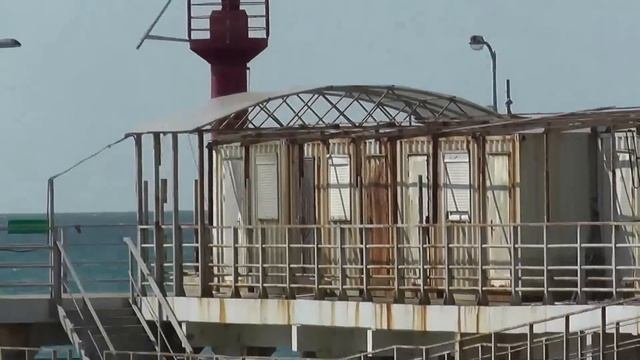 Real Life: Что будит, если рабочие домики оставить в открытом море