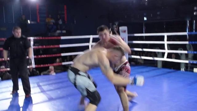Профбои в Ровно. 8.12.2017. Бой ММА. Молодой Руслан vs Изанский Владимир