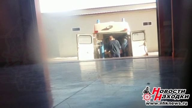 скорая возит диван