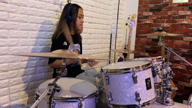 Jadilah Legenda-SID || Drum Cover by Chelsey