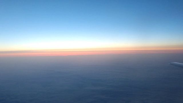 Успокаивающие звуки и медитация в самолёте, шум самолёта для сна? Relaxing airplane flight?