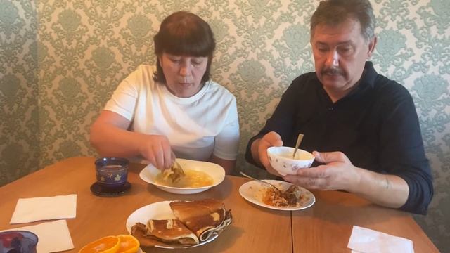 Мукбанг / плов / мукбанг блинчики  по-нашему, макаем в яйца всмятку ?