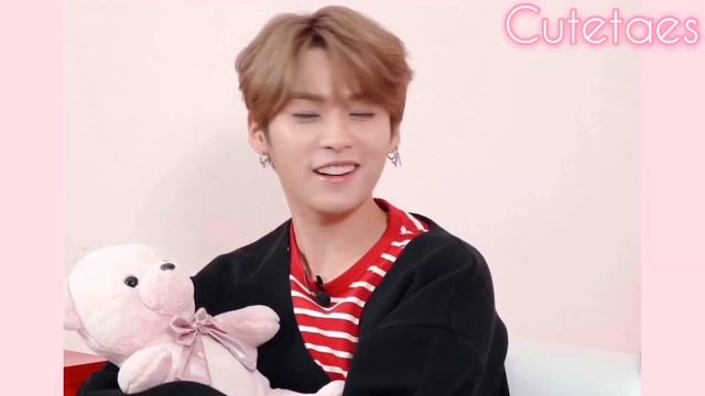 STRAY KIDS FELIX MOMENTS