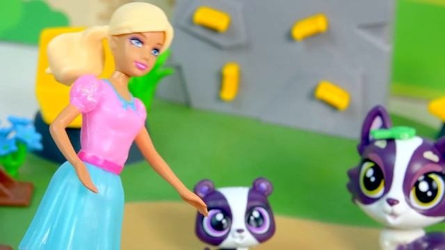 LPS Mom Babies Surprise Families Unboxing Playset - Littlest Pet Shop Toy Video - Cookieswirlc