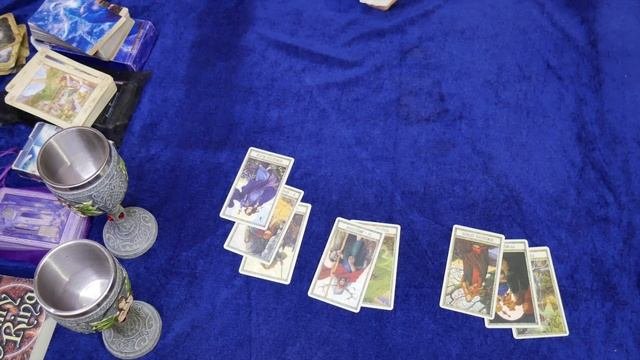 Кто на пороге? Какого мужчину Вы встретите? С кем сведет судьба в 2020 году? Онлайн гадание на Таро