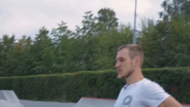 В ПЕРВЫЙ РАЗ l Трюки на скакалке, учимся у чемпиона России