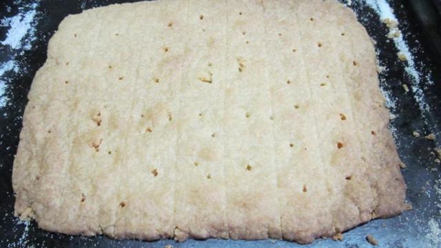Песочное печенье с карамельным соусом