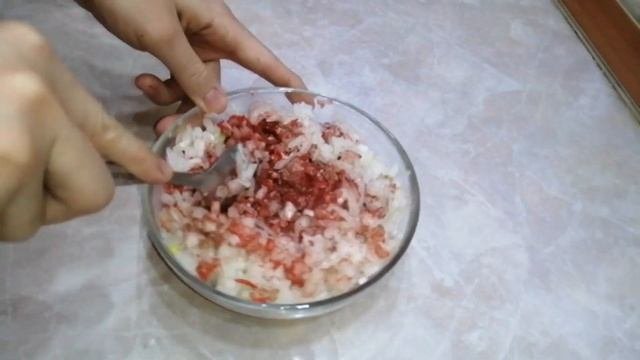 Беру Фарш картофель и луковицу и готовлю самый Вкусный Ужин или Обед.