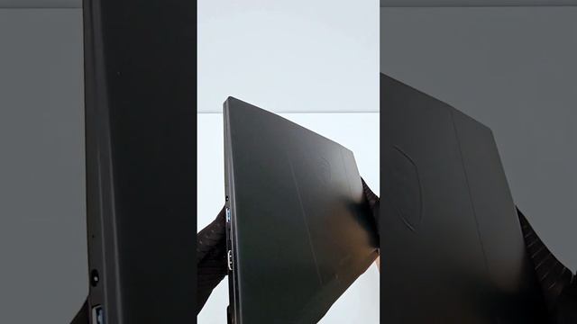 MSI Katana 15 B13VGK  Core I7-13620H  RTX4070 8GB  15.6