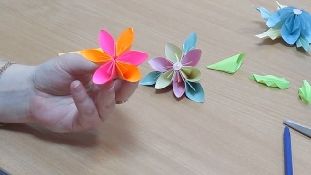Цветы из бумаги.mp4