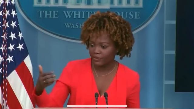 😂 The Lady on Doocy’s left NAILS IT.