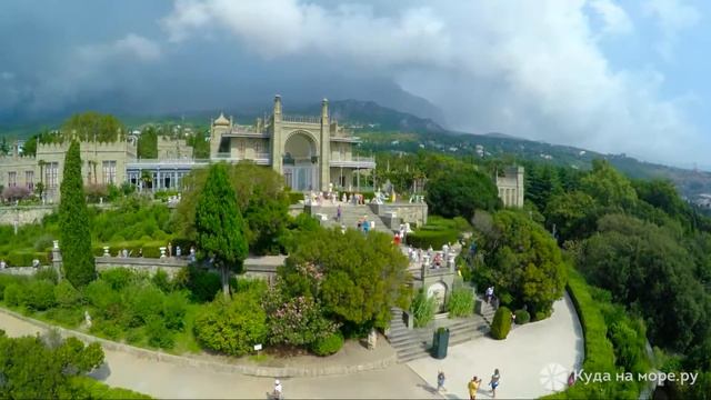 Отдых в Алупке - пляжи море достопримечательности