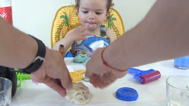 Пластилин PLAY DOH из COCA-COLA своими руками в домашних условиях! Как сделать HANDGUM жвачку для р