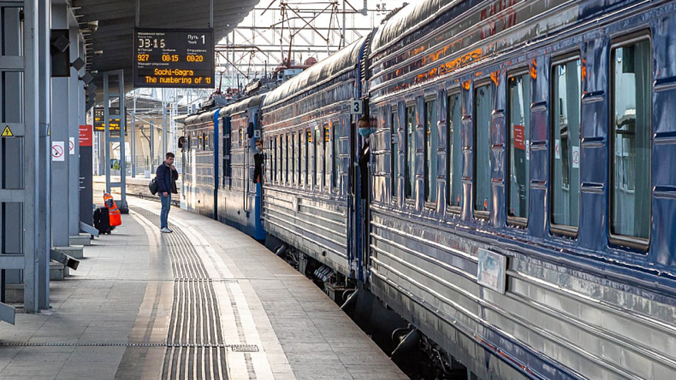 Туристический поезд "Сочи" отправился в первый в курортном сезоне рейс