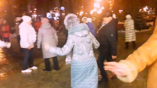 Мне вчера приснилось- ты в меня влюбилась!!!??Танцы в парке  Горького!!!??Харьков 2021