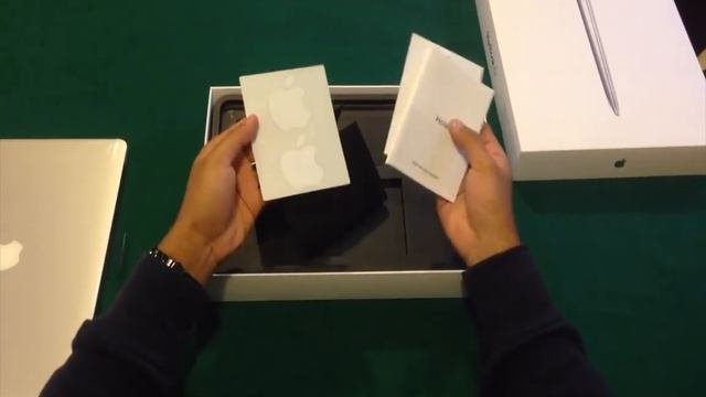 Unboxing MacBook Air 2014