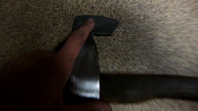 Самодельный удобный топор туриста из обычного магазинного