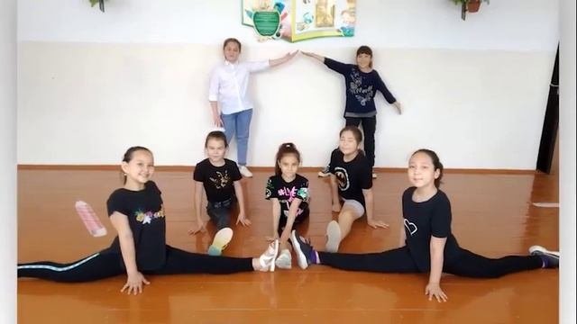 Деточкина Анастасия  хочу выразить слова благодарности и признательности учителям нашей школы!