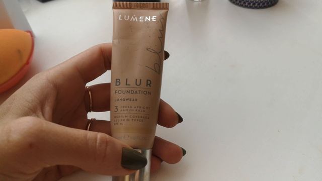 Всем известный тональный крем Lumene Blur