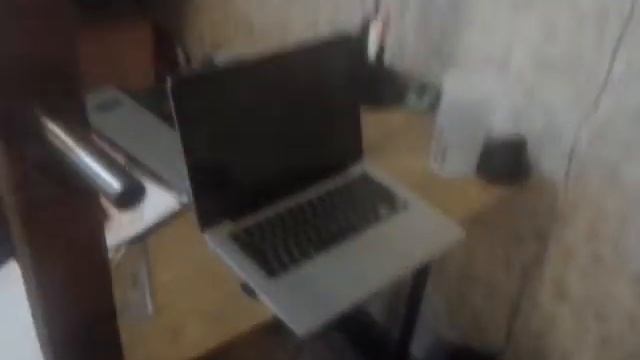 Разговор американцев в MacBook