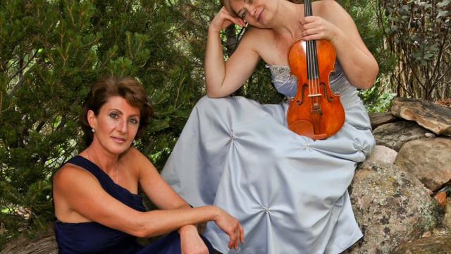 DUOCLASSICA performs Arvo Pärt - Spiegel Im Spiegel