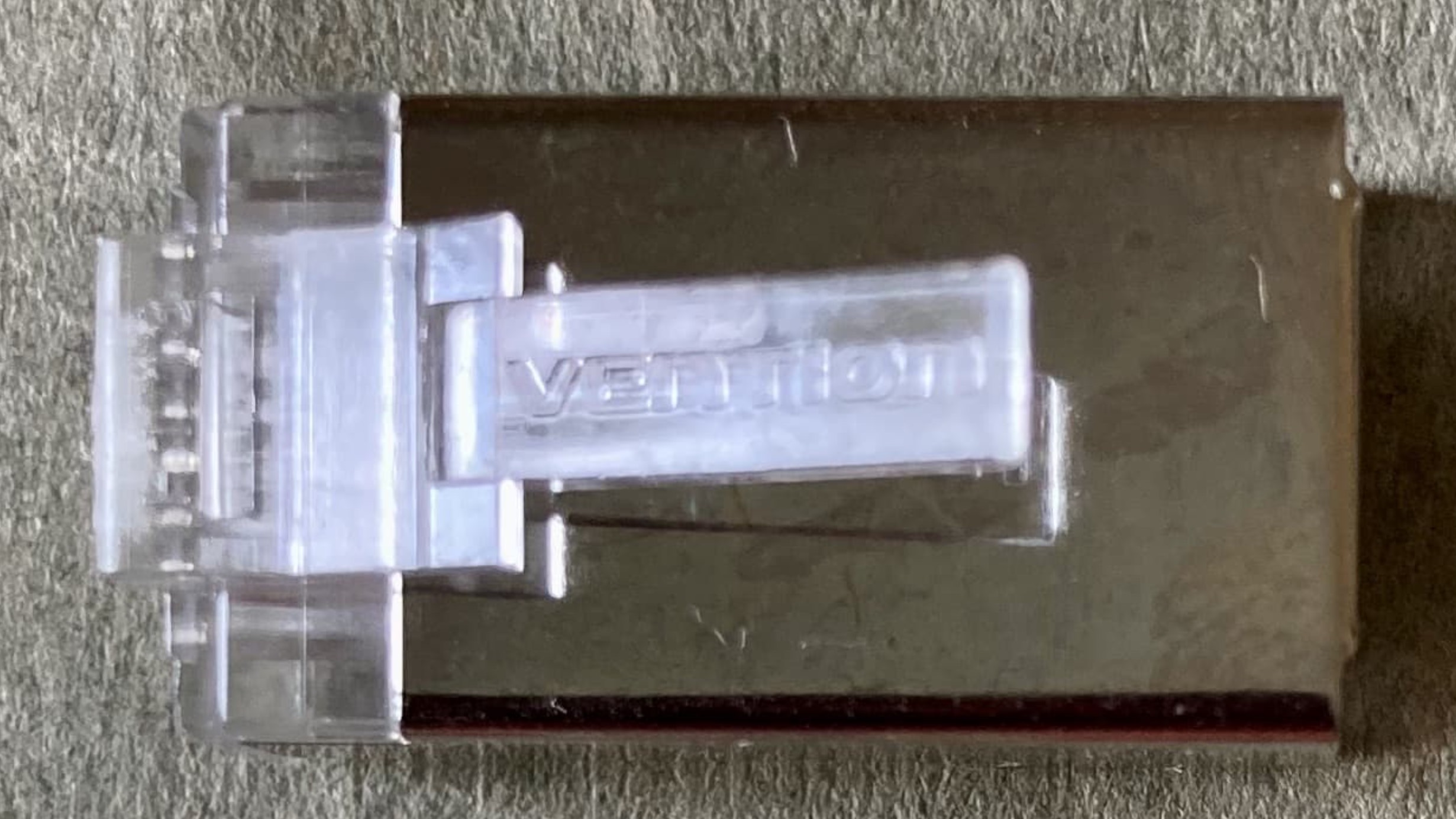 Ломаю защёлку экранированного разъема Vention RJ45 cat.6A