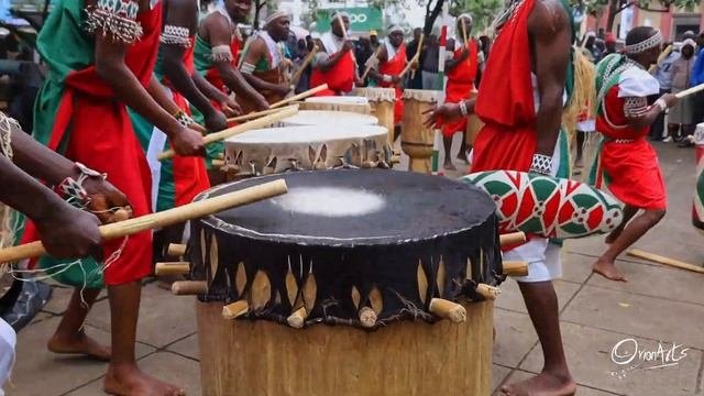BURUNDI GAHIGO GROUP BEST AFRICAN DRUMMERS GROUP PERFORMING IN THE STREETS OF NAIROBI AFRICA.
