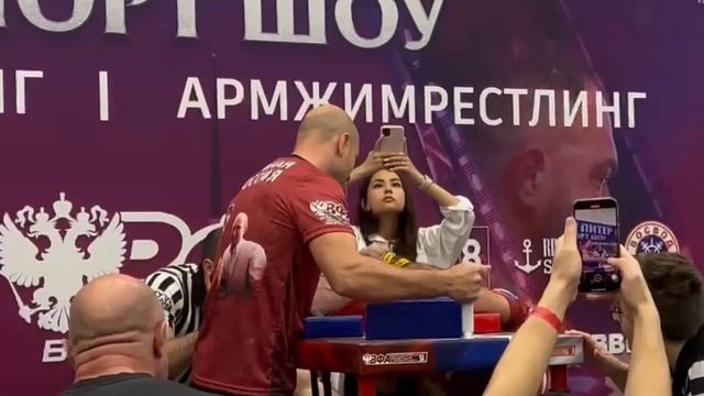 Армрестлинг Финал чемпионата Санкт-Петербурга до 75 кг на левую руку Бобрович Михайлов